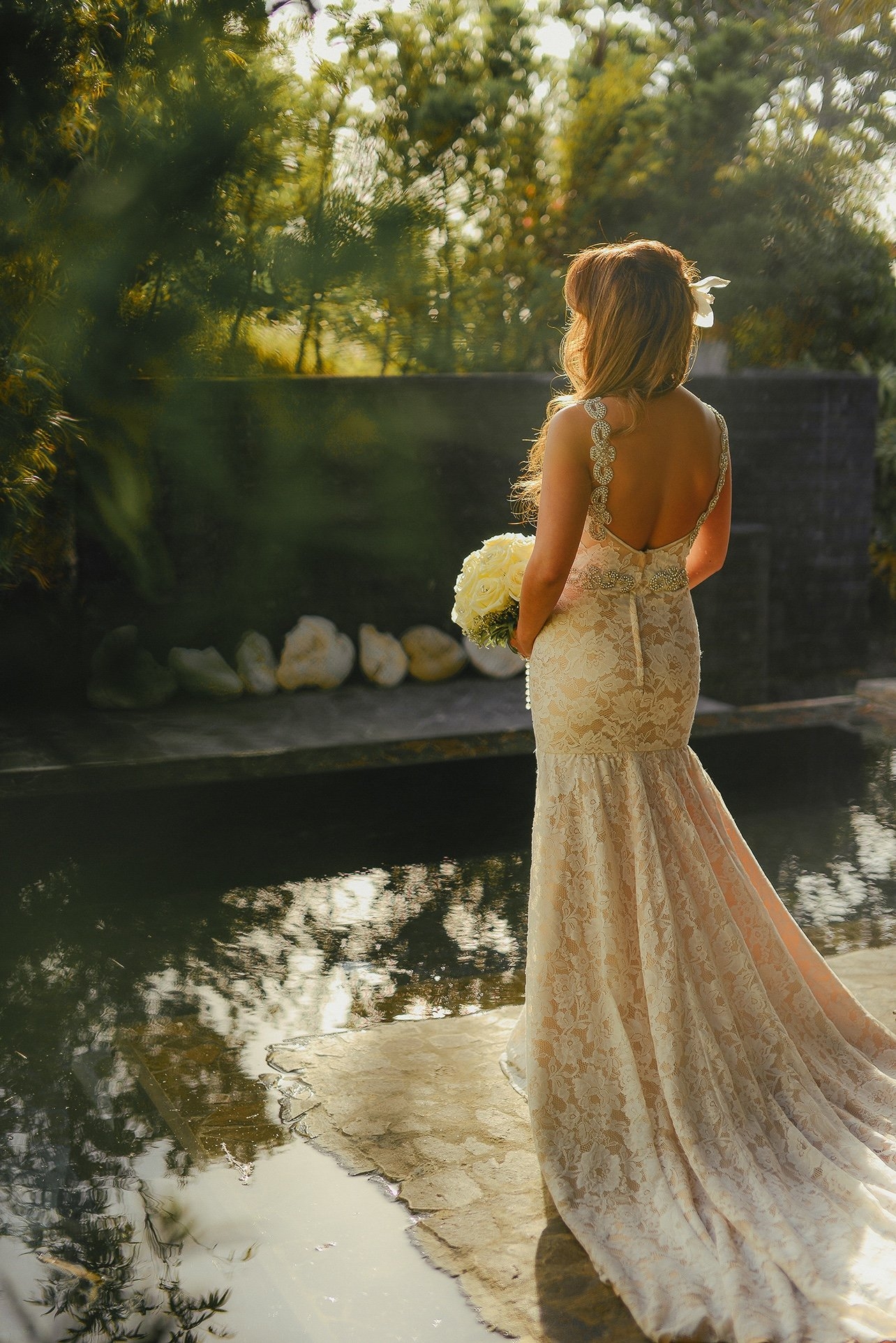 carousel-hero-element image-0